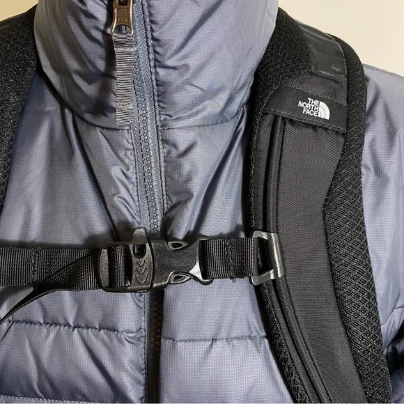 The North Face Generator Backpack School Bag TNF Black BRAND NEW WITH TAGS! - Picture 10 of 14